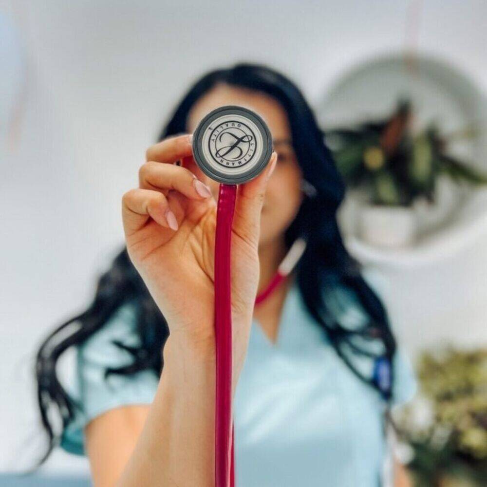 Fonendoscopio Littmann® Classic III Frambuesa Estándar 5648 + Estuche
